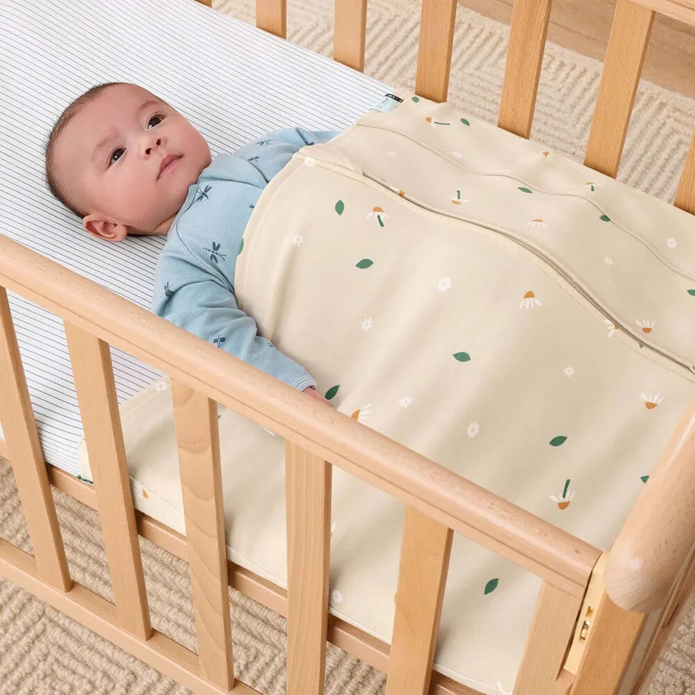 Ergopouch Hug Me Bassinet Blanket 1.0/2.5 Tog Daisy Sprinkle