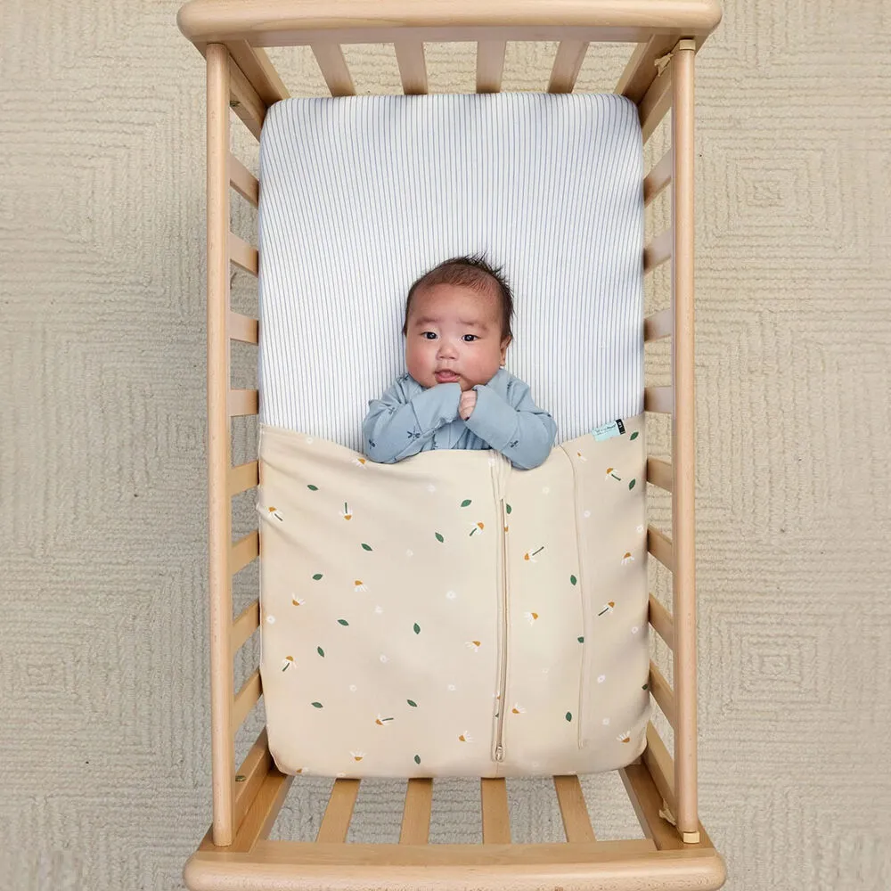 Ergopouch Hug Me Bassinet Blanket 1.0/2.5 Tog Daisy Sprinkle