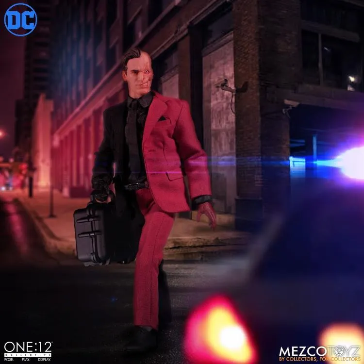 Mezco Toyz ONE:12 Collective Two Face Action Figure