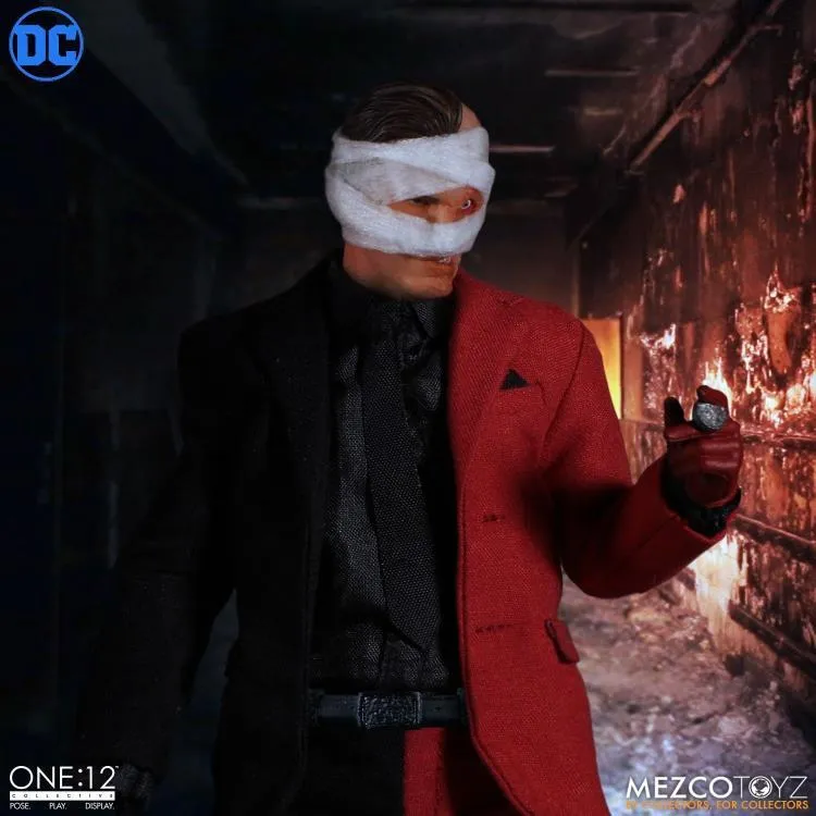 Mezco Toyz ONE:12 Collective Two Face Action Figure
