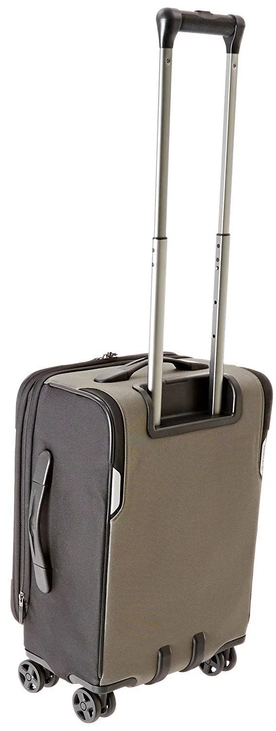 Victorinox Werks Traveler 20" 4-Wheel Carry-On Luggage
