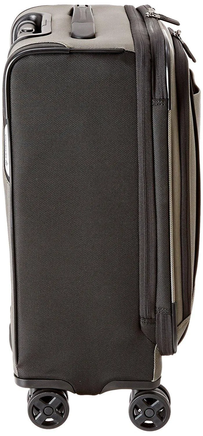 Victorinox Werks Traveler 20" 4-Wheel Carry-On Luggage